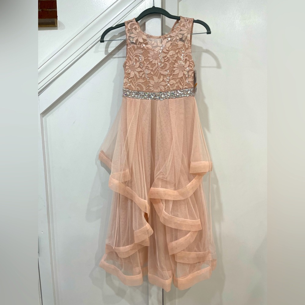 Brand new, Speechless kids, size 7, floor length gown in peach/light pink.